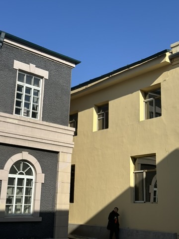 光落在建筑上